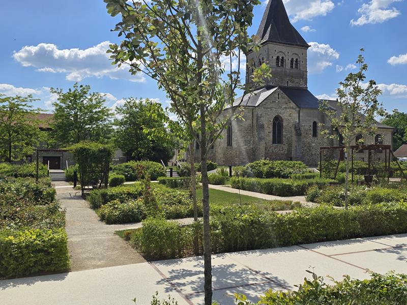 Une nouvelle place-jardin pour Bazancourt