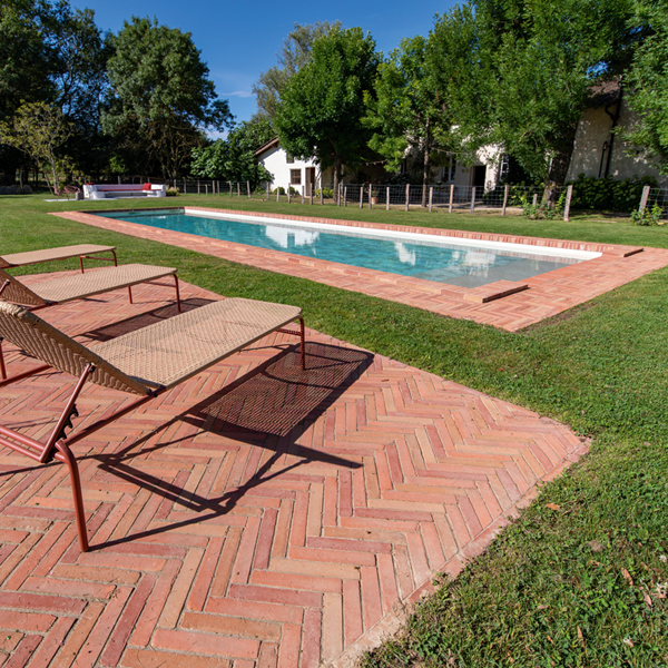 Une piscine familiale,  pensée pas à pas